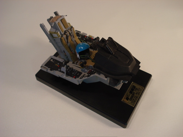 F-16 Cockpit – ESCI 1/12